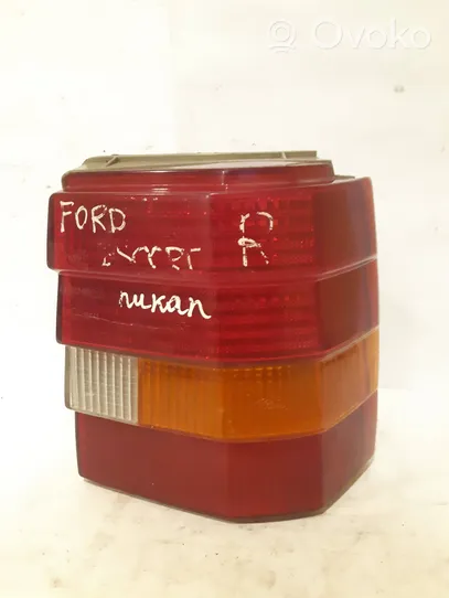 Ford Escort Lampa tylna 81AG13A602CA