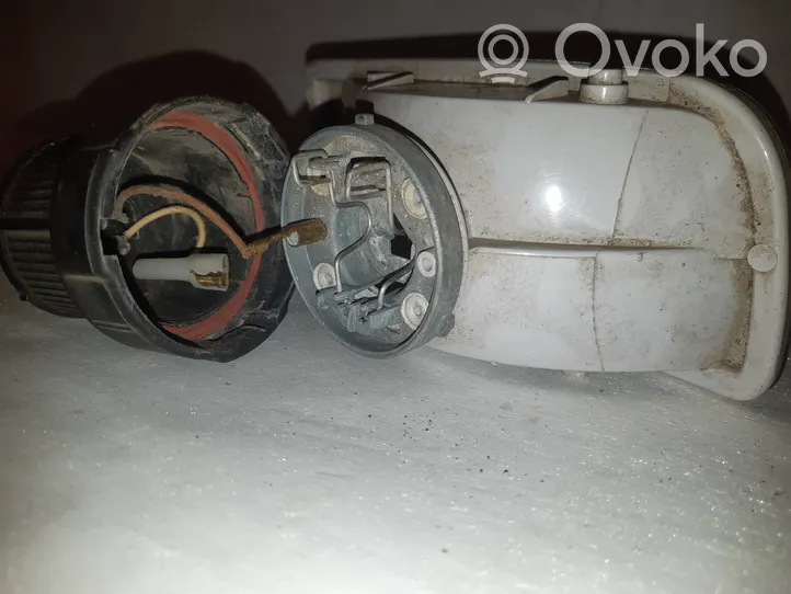 BMW 3 E36 Światło przeciwmgłowe przednie 13823900