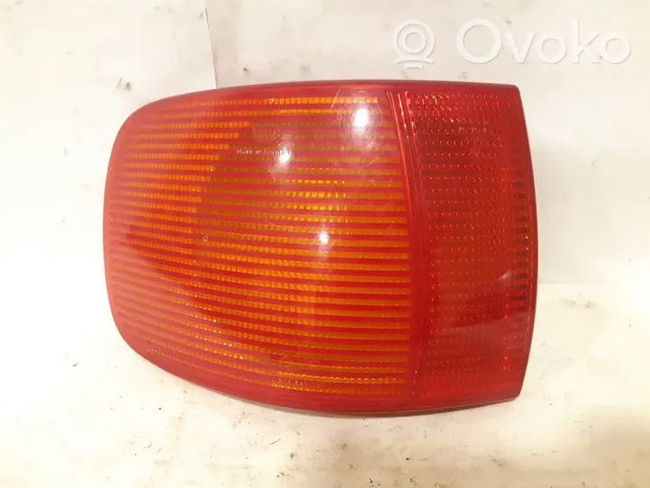 Audi 80 90 S2 B4 Задний фонарь в кузове 8G0945095