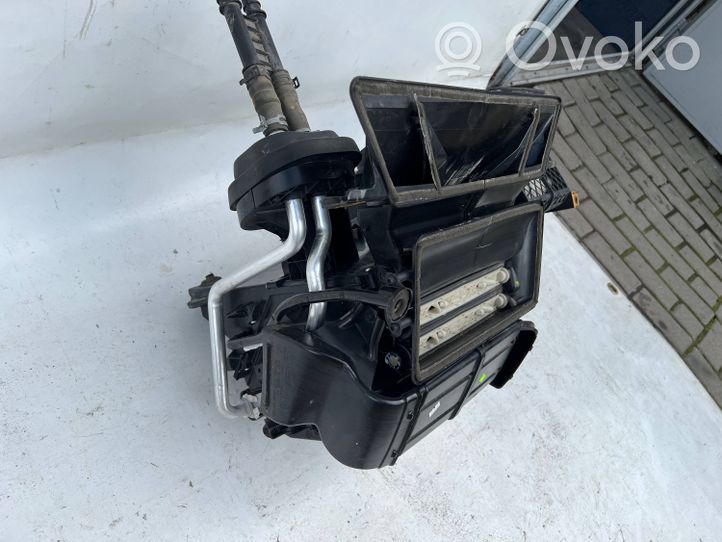 Ford Transit Salono oro mazgo plastikinis korpusas BK2119B555AG