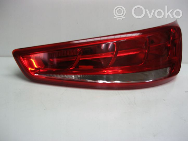 Audi Q3 8U Aizmugurējais lukturis virsbūvē 8U0945094