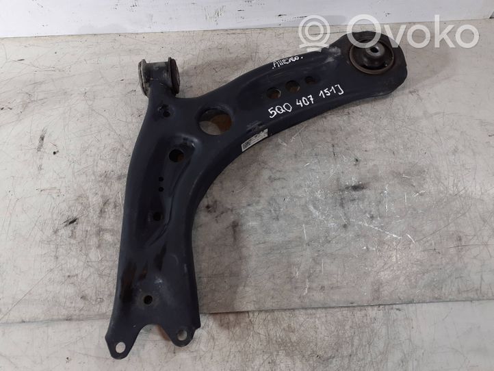 Volkswagen Golf VII Triangle bras de suspension inférieur avant 5Q0407151J