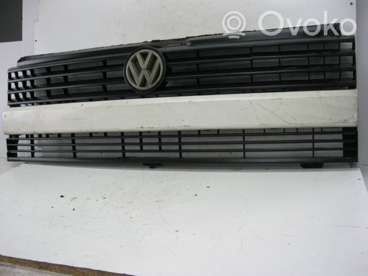 Volkswagen Transporter - Caravelle T4 Maskownica / Grill / Atrapa górna chłodnicy 701853653C