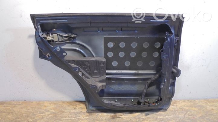 Volkswagen Touareg I Front door card panel trim 