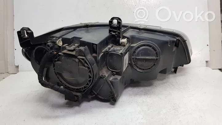 BMW X5 E70 Lampa przednia 7233011