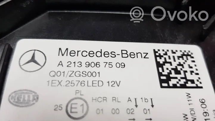 Mercedes-Benz E W213 Etu-/Ajovalo A2139067509