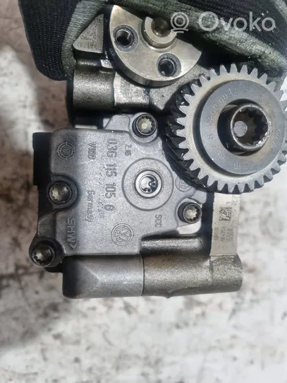 Volkswagen PASSAT B7 Oil pump 03L103537