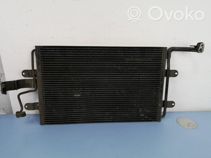 Volkswagen Golf IV Radiatore di raffreddamento A/C (condensatore) 1J0820411D