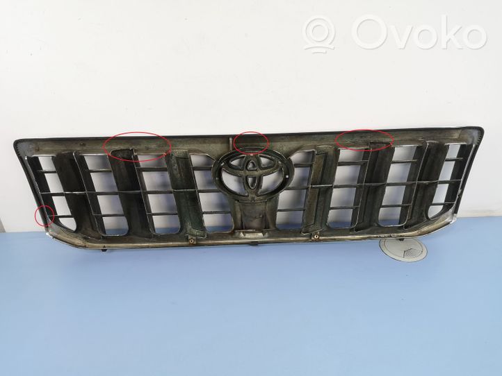 Toyota Land Cruiser (J120) Front bumper upper radiator grill 5311160490