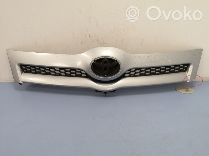 Toyota Corolla Verso AR10 Grille calandre supérieure de pare-chocs avant 531110F020