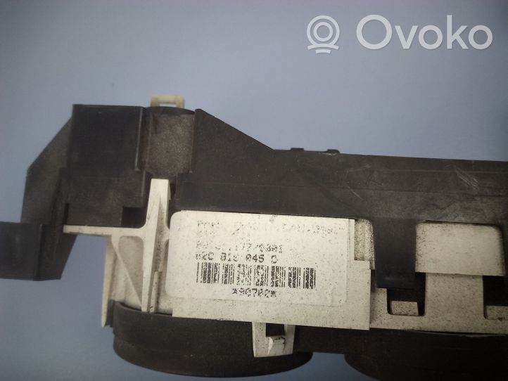 Audi A2 Gaisa kondicioniera / klimata kontroles / salona apsildes vadības bloks (salonā) 8Z0815687