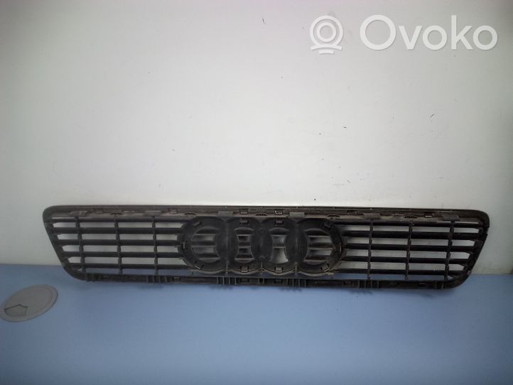 Audi A4 S4 B5 8D Передняя решётка 8D0853651J