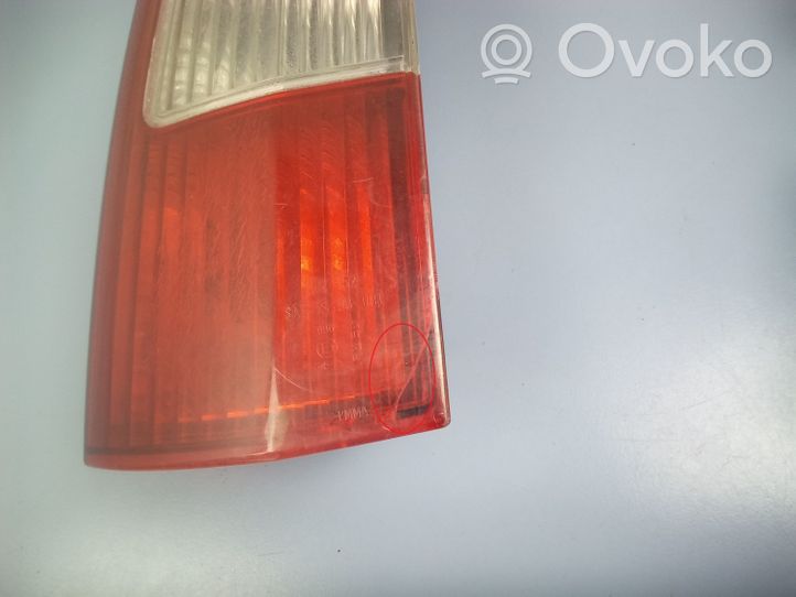 Volvo V70 Aizmugurējais lukturis virsbūvē 9154493