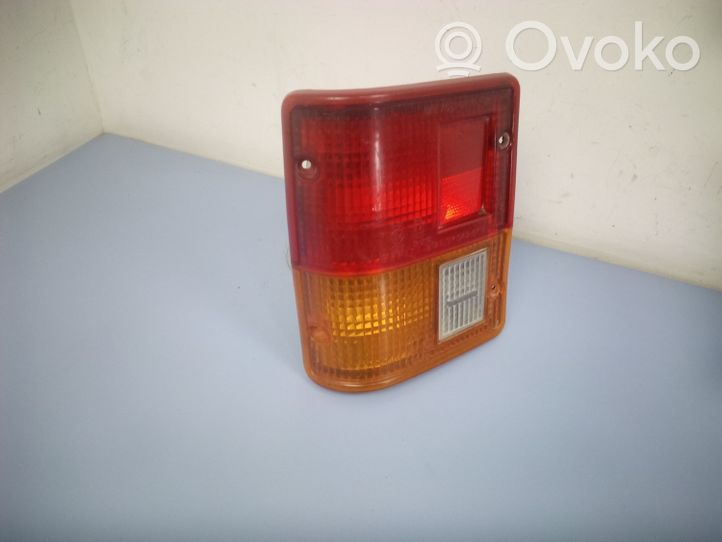 Mitsubishi Pajero Luz trasera/de freno 0436772L