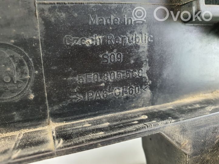 Skoda Octavia Mk3 (5E) Jäähdyttimen kehyksen suojapaneeli 5E0805588D