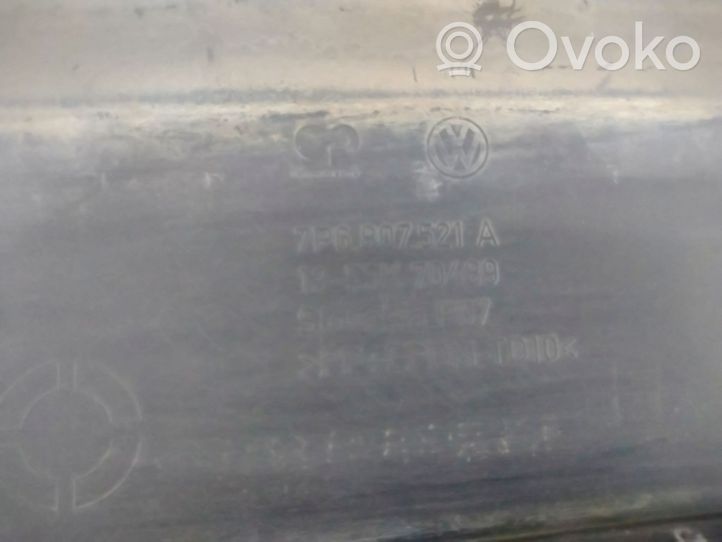 Volkswagen Touareg II Moldura inferior del parachoques trasero 7P6807521A