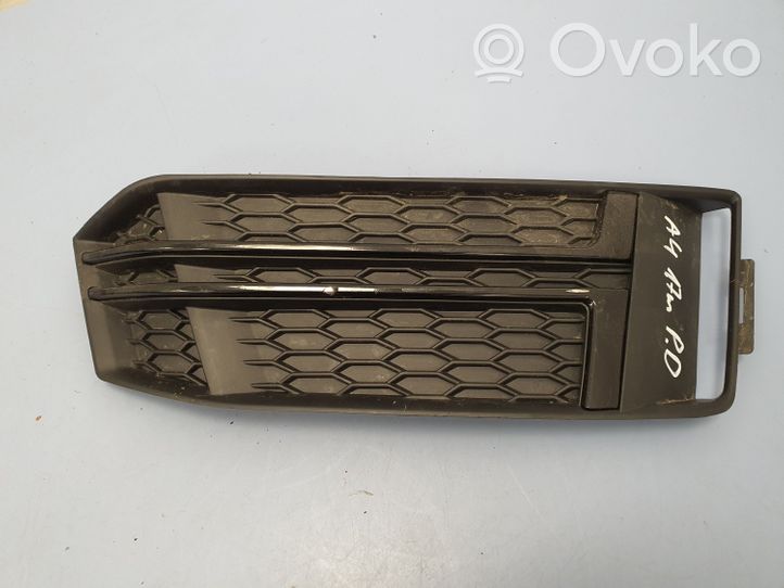 Audi A4 S4 B9 Mascherina/griglia fendinebbia anteriore 8W0807682F