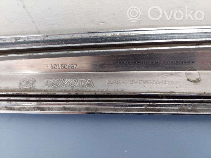 Lexus RX 330 - 350 - 400H Takaoven lista (muoto) PW1560E002