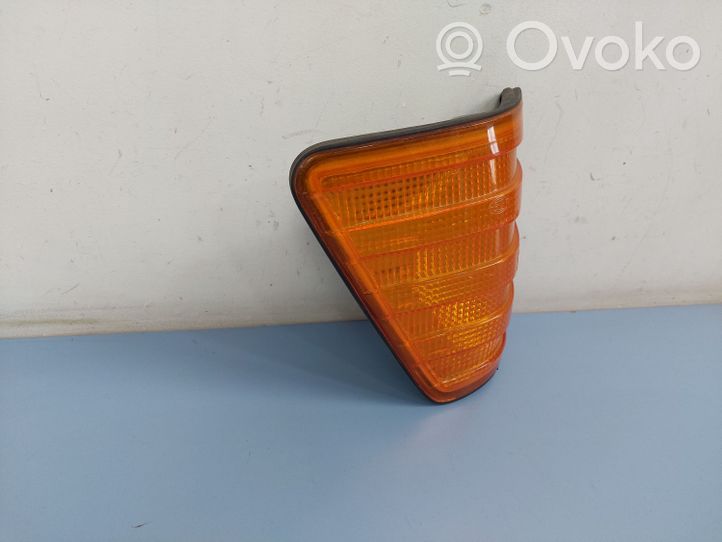 Mercedes-Benz 207 310 Frontblinker 32757R6