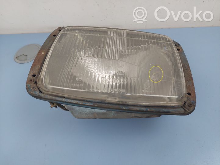 Mercedes-Benz T2 Lampa przednia 1305620046