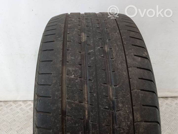 Land Rover Discovery 5 R22 summer tire 