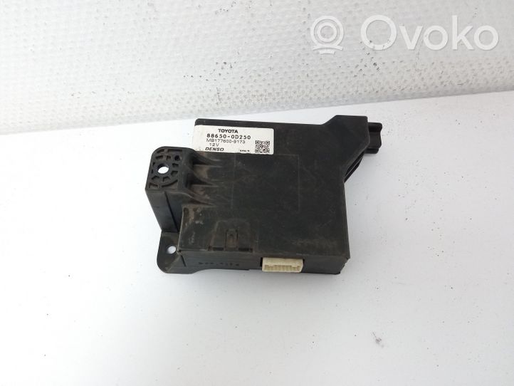 Toyota Yaris Ilmastoinnin ohjainlaite/moduuli 886500D250