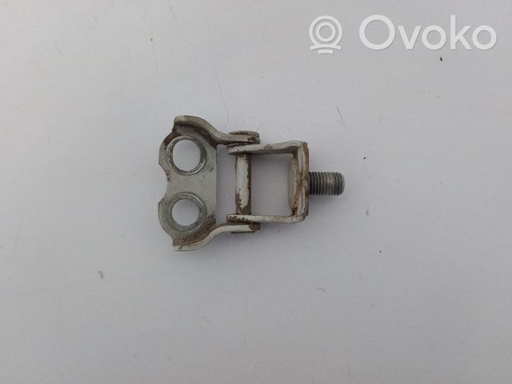 Toyota Yaris Scharnier Heckklappe Kofferraumdeckel 688010D020