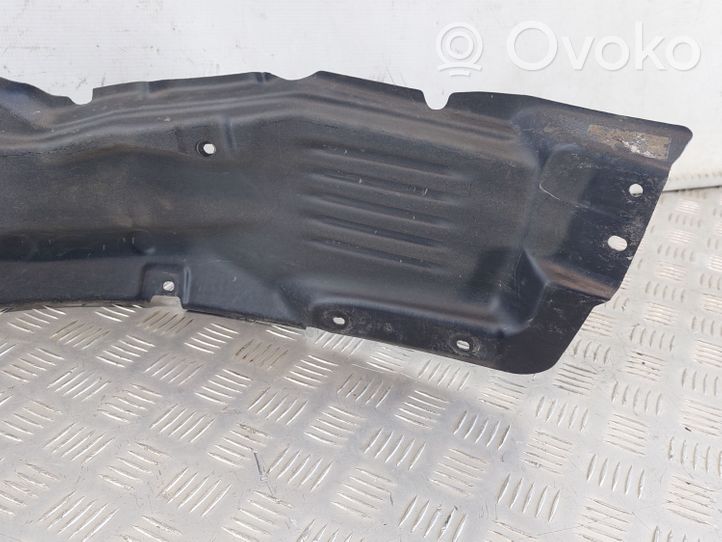 Mitsubishi Pajero Soporte antisalpicaduras delantero 5370C150