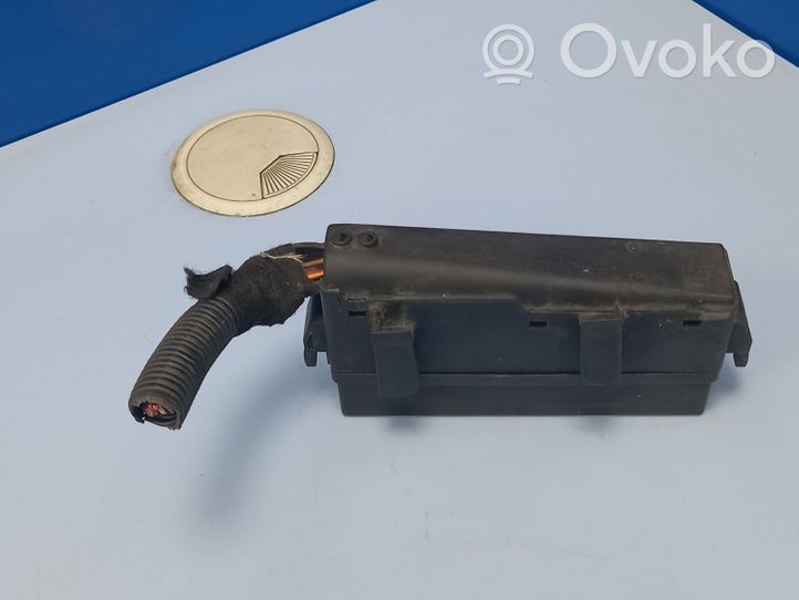 Opel Vectra B Module de fusibles ZF231