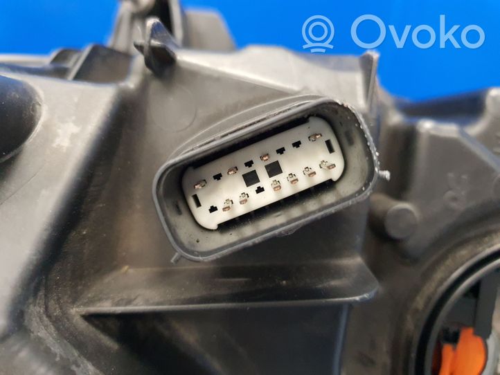 Ford Mondeo MK V Lampa przednia DS7313W029AE