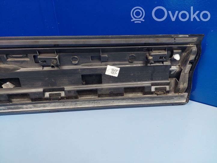 Audi Q3 8U Takaoven lista (muoto) 8U0853969D