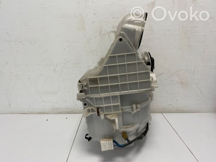 Toyota Yaris Sisälämmityksen ilmastoinnin korin kokoonpano 8703052100