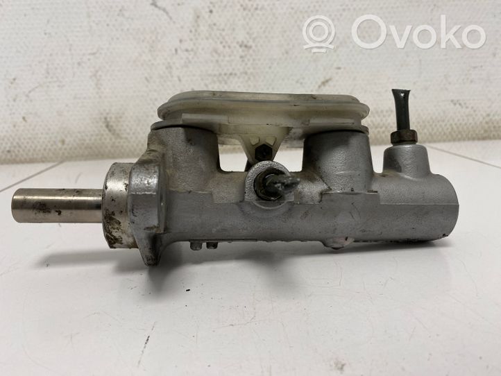 Mitsubishi Grandis Master brake cylinder MN193007