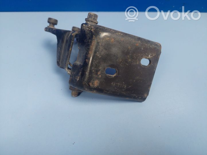 Chrysler Voyager Guida a rullo centrale per portellone scorrevole 4717379