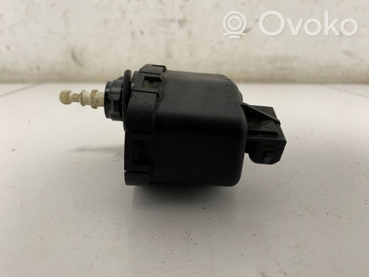 Toyota Avensis T220 Headlight level adjustment motor 1H0941295