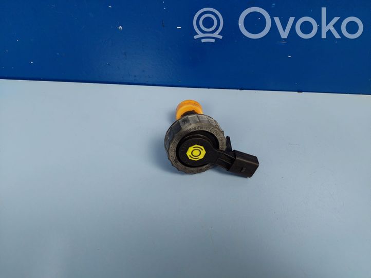 1K1611349B Volkswagen Touran I Brake fluid reservoir filler cap with