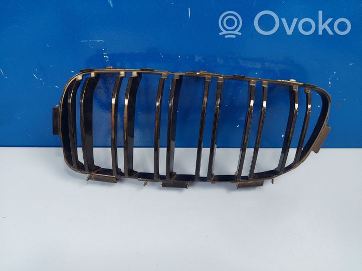 BMW 4 F32 F33 Griglia superiore del radiatore paraurti anteriore 7294817