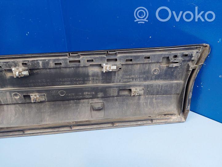 Audi Q7 4L Aizmugurē durvju dekoratīvā apdare (moldings) 4L0853970H