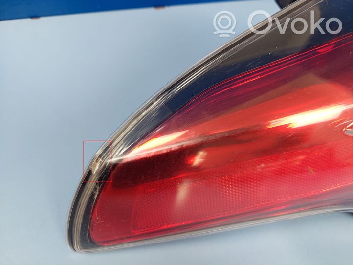 Toyota RAV 4 (XA40) Lampa tylna 8156042201