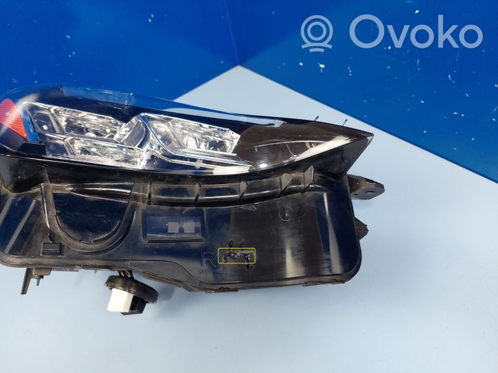 Lexus RC Lampa przednia 8114524220