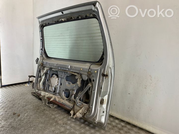 Mitsubishi Pajero Couvercle de coffre MB860571