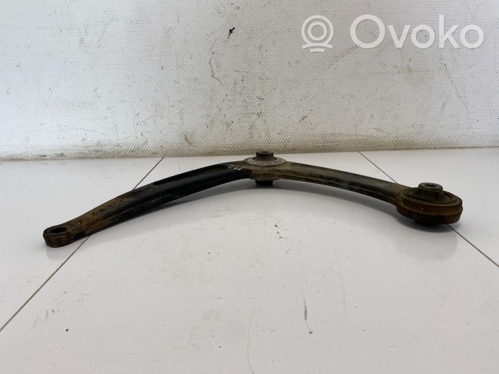 Peugeot 307 Braccio di controllo sospensione anteriore inferiore/braccio oscillante 3520K8