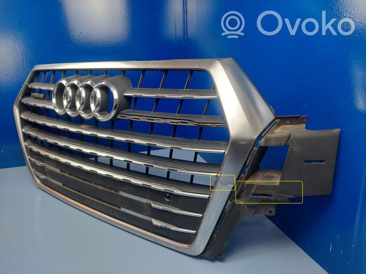 Audi Q7 4M Grille calandre supérieure de pare-chocs avant 4M0853651F