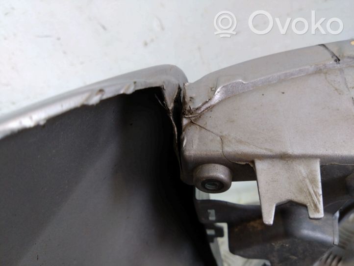 Toyota Prius (XW50) Zderzak tylny 