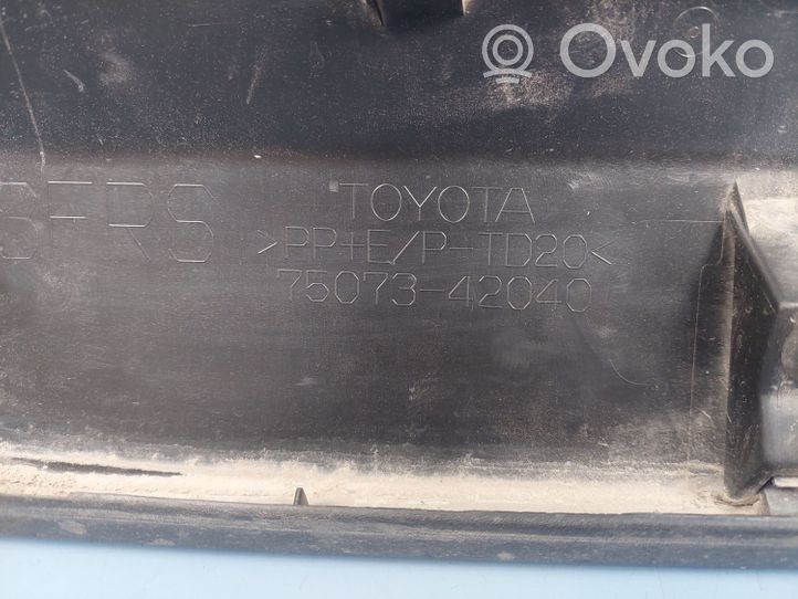 Toyota RAV 4 (XA50) Front door trim (molding) 7507342040