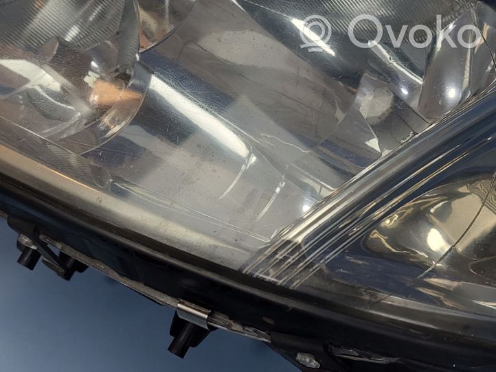 Mercedes-Benz Vito Viano W639 Lampa przednia 20A464052B