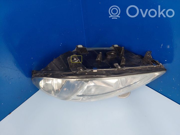 Mercedes-Benz Vito Viano W639 Lampa przednia 20A464052B