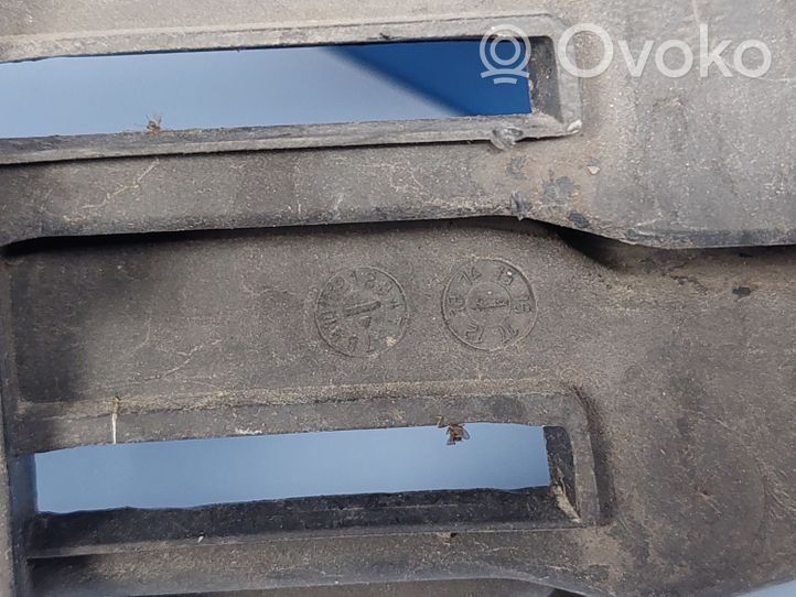 Mitsubishi ASX Grille inférieure de pare-chocs avant 6402A317