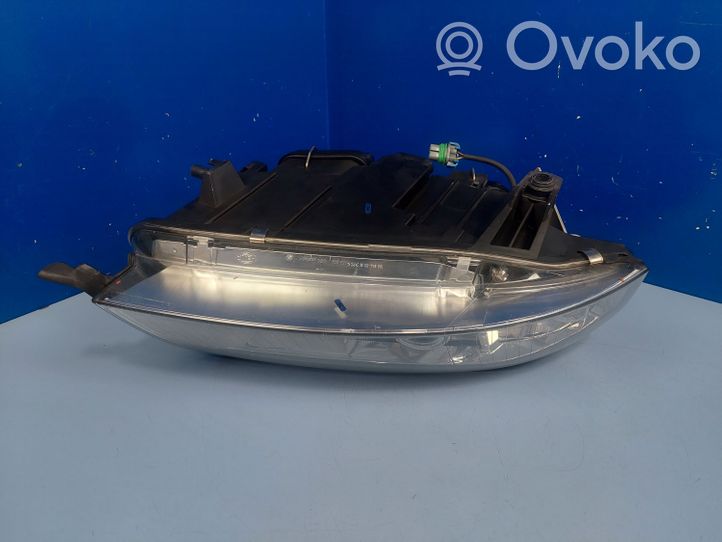 Audi A6 S6 C5 4B Lampa przednia 4B0941004BJ