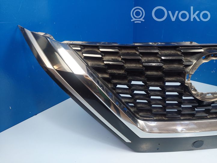 Nissan Qashqai J12 Grille calandre supérieure de pare-chocs avant 623106UAA